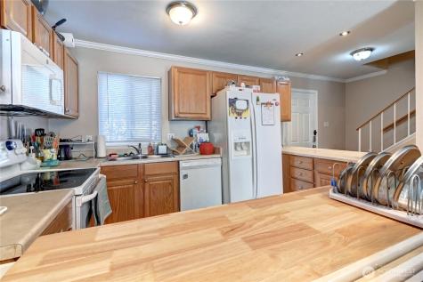 8823 Holly Drive Everett WA 98208
