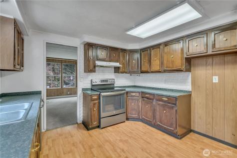8214 191st Street E Puyallup WA 98375