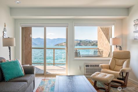 322 W Woodin Avenue Chelan WA 98816