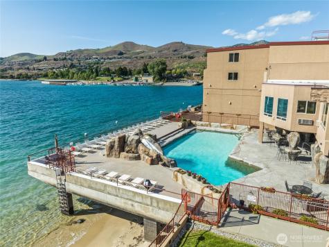 322 W Woodin Avenue Chelan WA 98816