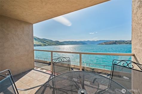 322 W Woodin Avenue Chelan WA 98816