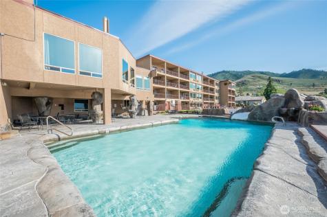 322 W Woodin Avenue Chelan WA 98816