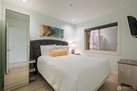 322 W Woodin Avenue Chelan WA 98816