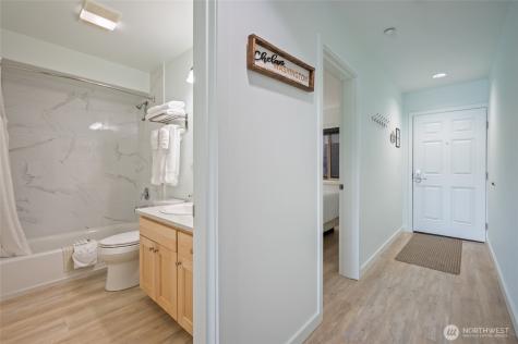322 W Woodin Avenue Chelan WA 98816
