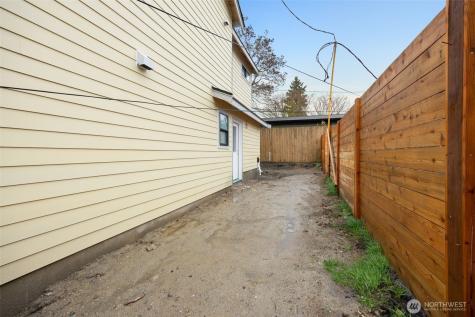 8109 34th Avenue SW Seattle WA 98126