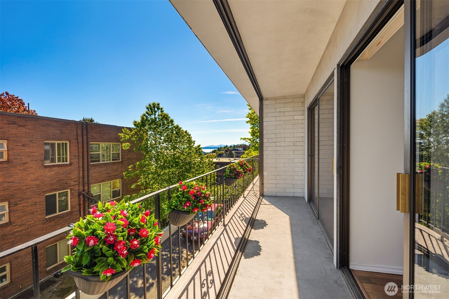1001 Queen Anne Avenue N Seattle WA 98109