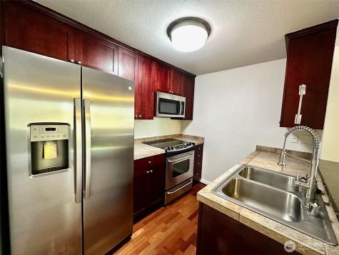 1808 S 284th Lane Federal Way WA 98003