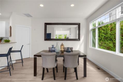 952 232nd Place NE Sammamish WA 98074