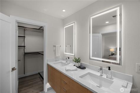 952 232nd Place NE Sammamish WA 98074