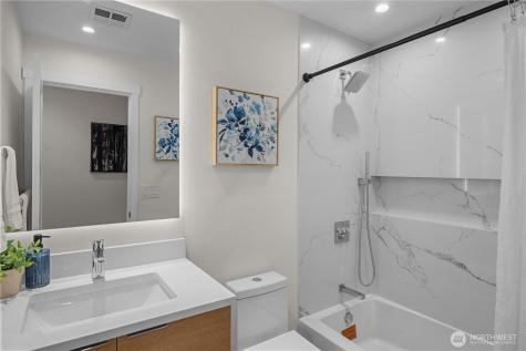 952 232nd Place NE Sammamish WA 98074