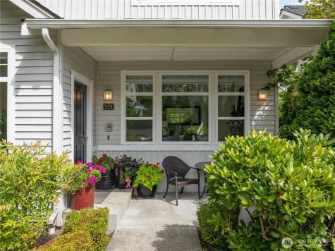 952 232nd Place NE Sammamish WA 98074