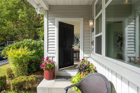 952 232nd Place NE Sammamish WA 98074