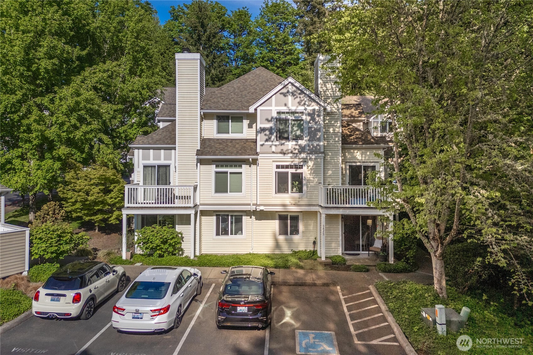 6825 Cougar Mountain Way Bellevue WA 98006