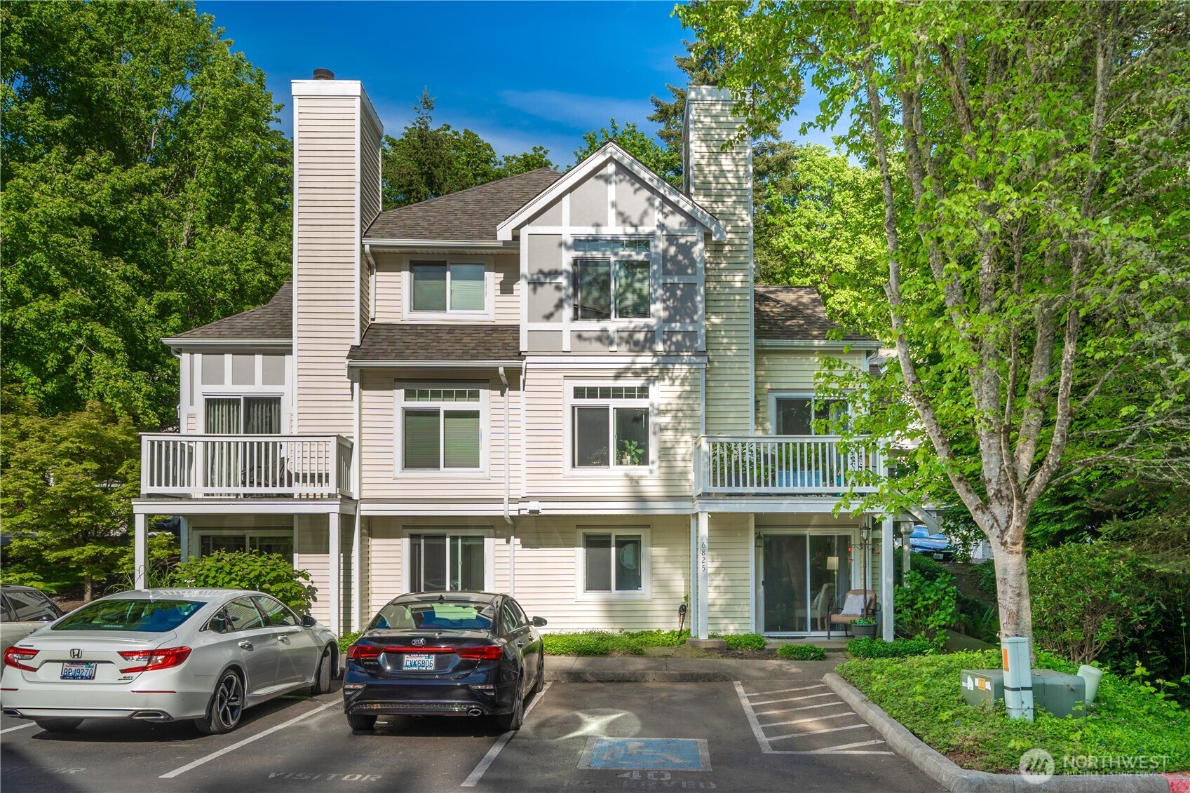 6825 Cougar Mountain Way Bellevue WA 98006
