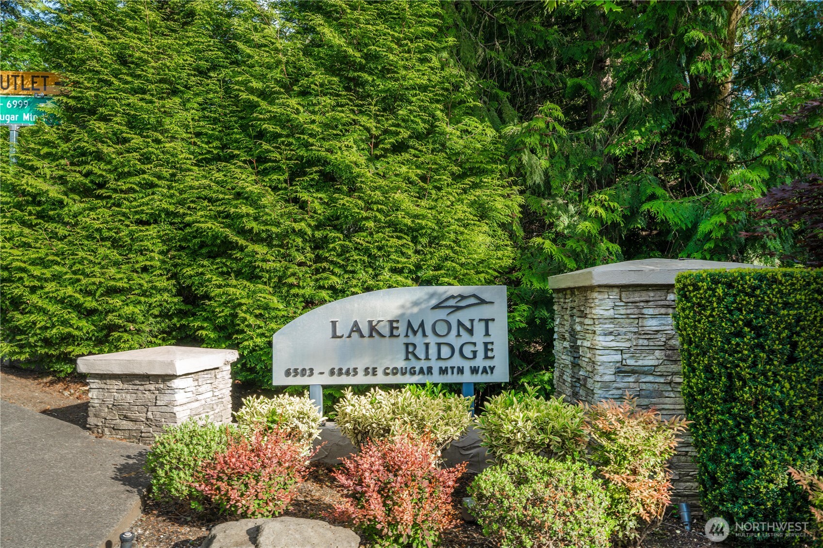 6825 Cougar Mountain Way Bellevue WA 98006