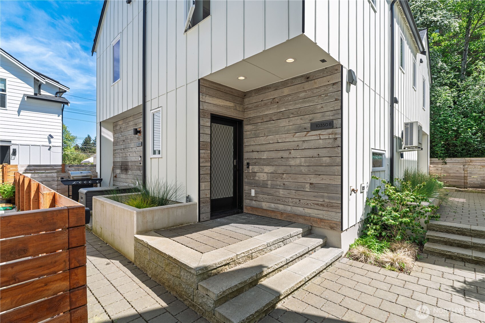 10350 Wallingford Avenue N Seattle WA 98133