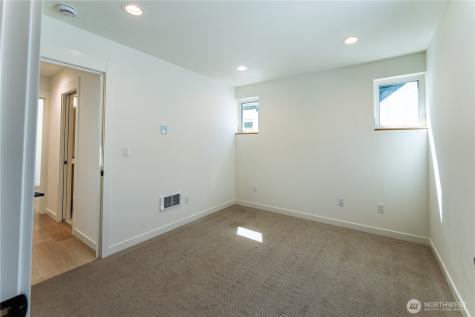 10350 Wallingford Avenue N Seattle WA 98133