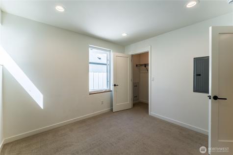 10350 Wallingford Avenue N Seattle WA 98133