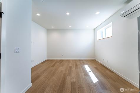 10350 Wallingford Avenue N Seattle WA 98133