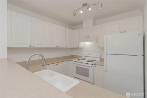 33020 10th Avenue SW Federal Way WA 98023