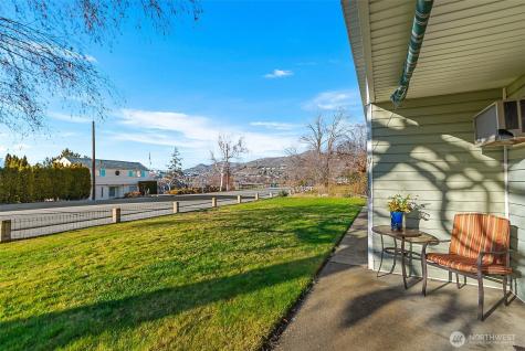 321 S 3rd Street Chelan WA 98816
