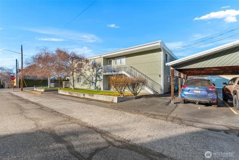 321 S 3rd Street Chelan WA 98816