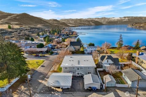 321 S 3rd Street Chelan WA 98816
