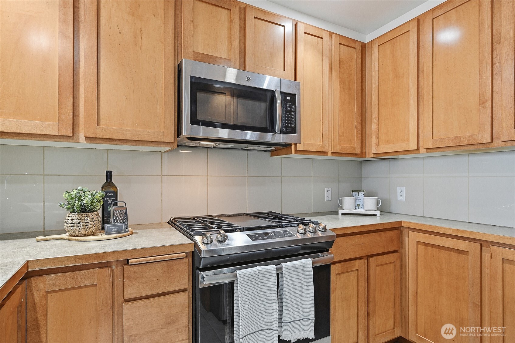 2607 Western Avenue Seattle WA 98121