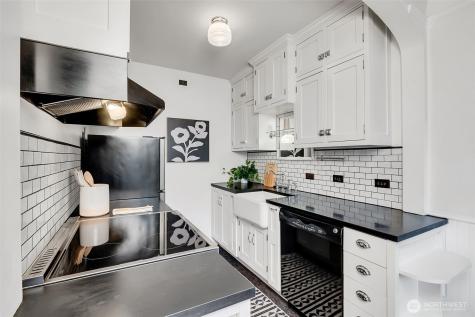 1120 17th Avenue Seattle WA 98122