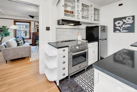 1120 17th Avenue Seattle WA 98122