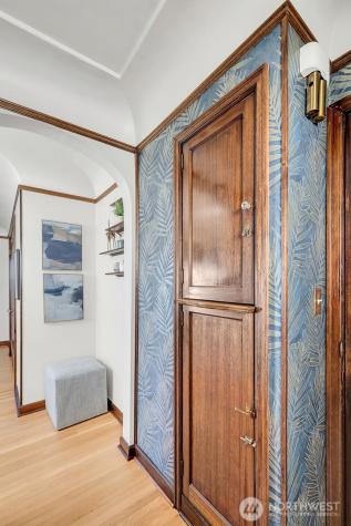 1120 17th Avenue Seattle WA 98122