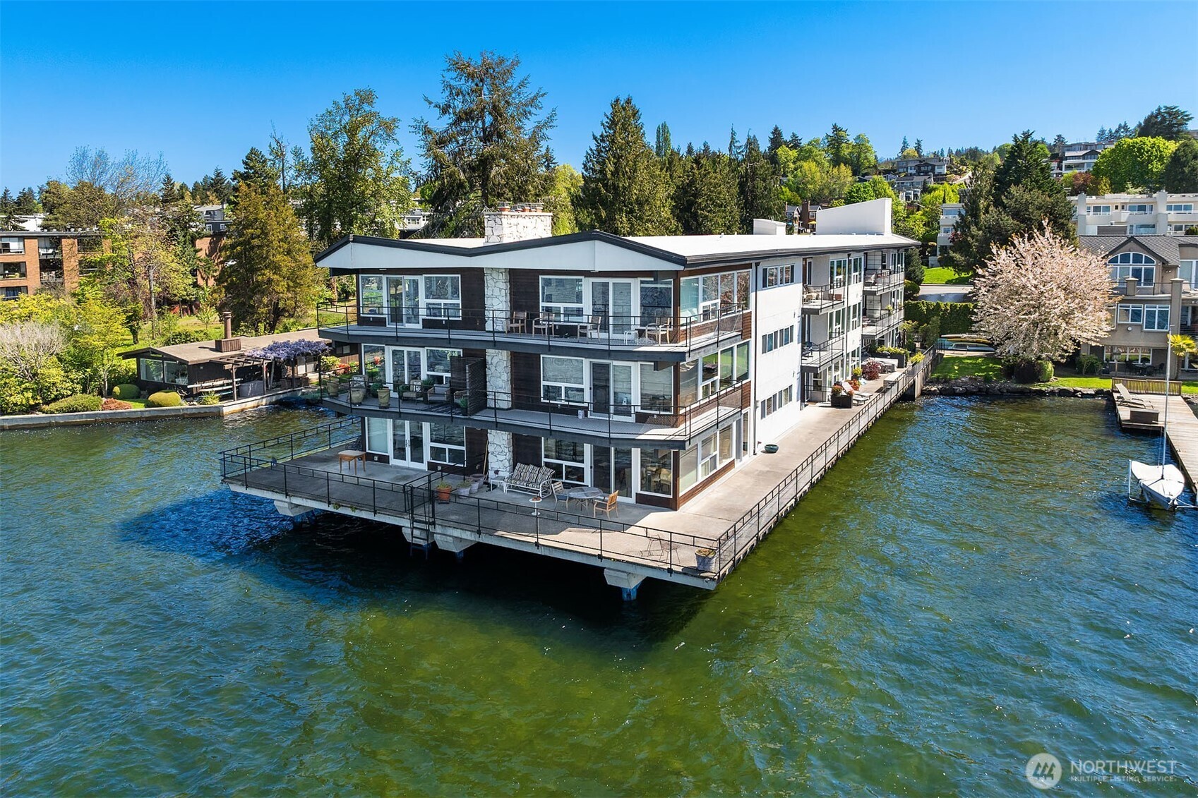 6201 Lake Washington Boulevard NE Kirkland WA 98033