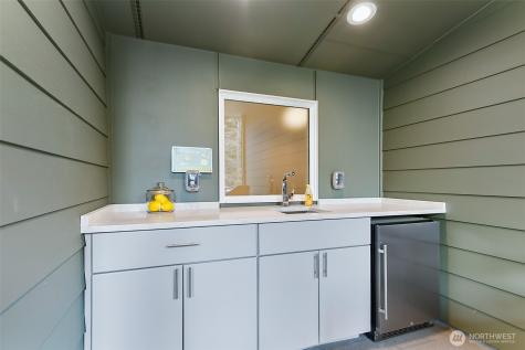 14906 Manor Way Lynnwood WA 98087