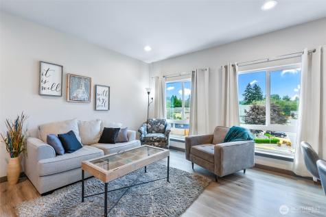 14906 Manor Way Lynnwood WA 98087
