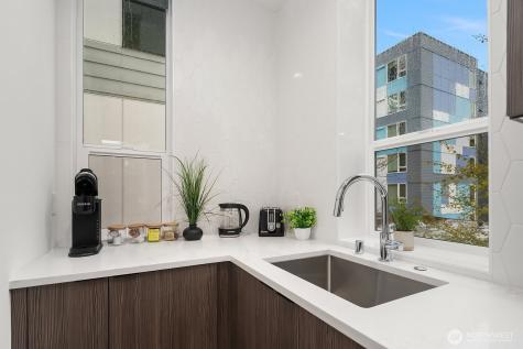 1406 21st Avenue Seattle WA 98122