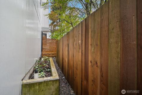 1406 21st Avenue Seattle WA 98122