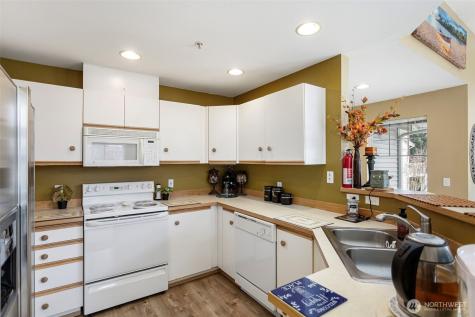 23221 58th Avenue S Kent WA 98032