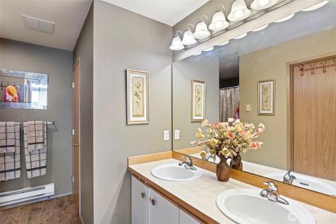 23221 58th Avenue S Kent WA 98032