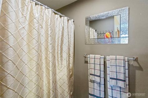 23221 58th Avenue S Kent WA 98032