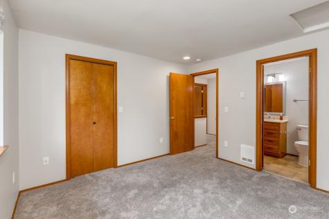1327 149th Place Sw Lynnwood WA 98087