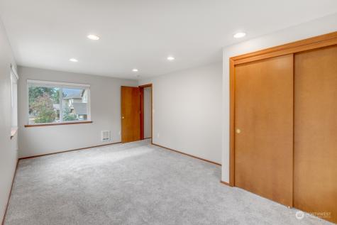 1327 149th Place Sw Lynnwood WA 98087