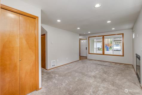 1327 149th Place Sw Lynnwood WA 98087