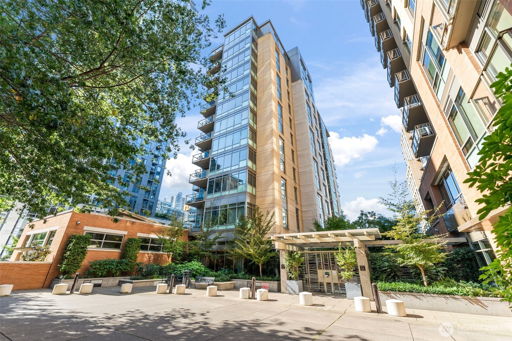 900 Lenora Street Seattle WA 98121