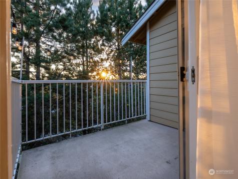 710 SE 240th Way Sammamish WA 98074