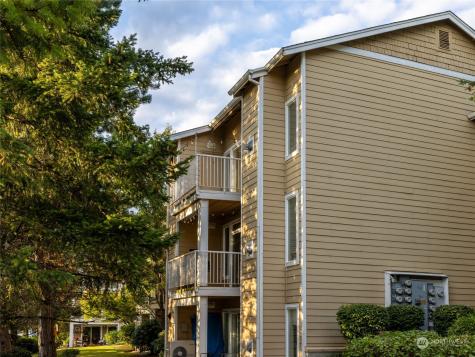 710 SE 240th Way Sammamish WA 98074