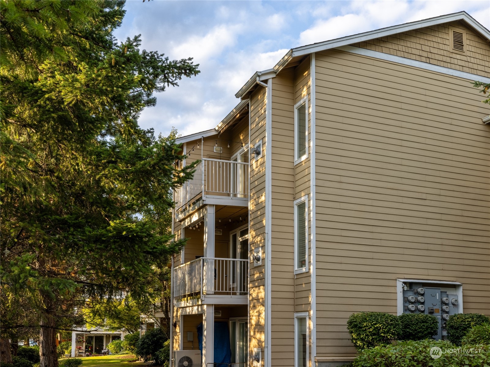 710 SE 240th Way Sammamish WA 98074