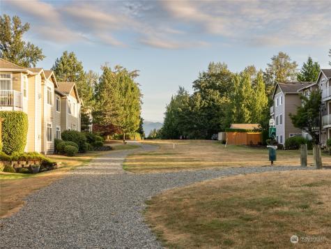 710 SE 240th Way Sammamish WA 98074