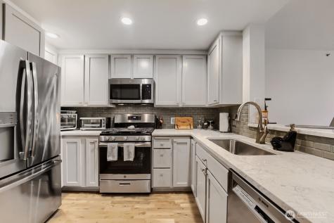 2607 Western Avenue Seattle WA 98121