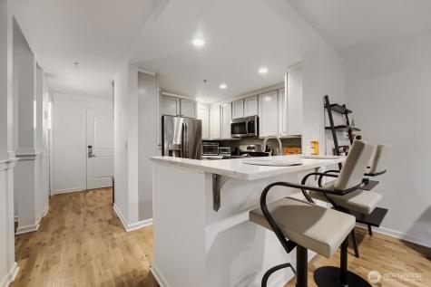 2607 Western Avenue Seattle WA 98121