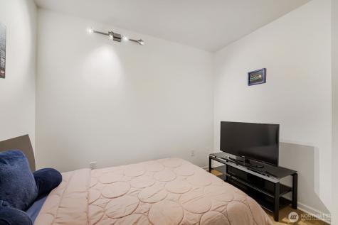 2607 Western Avenue Seattle WA 98121